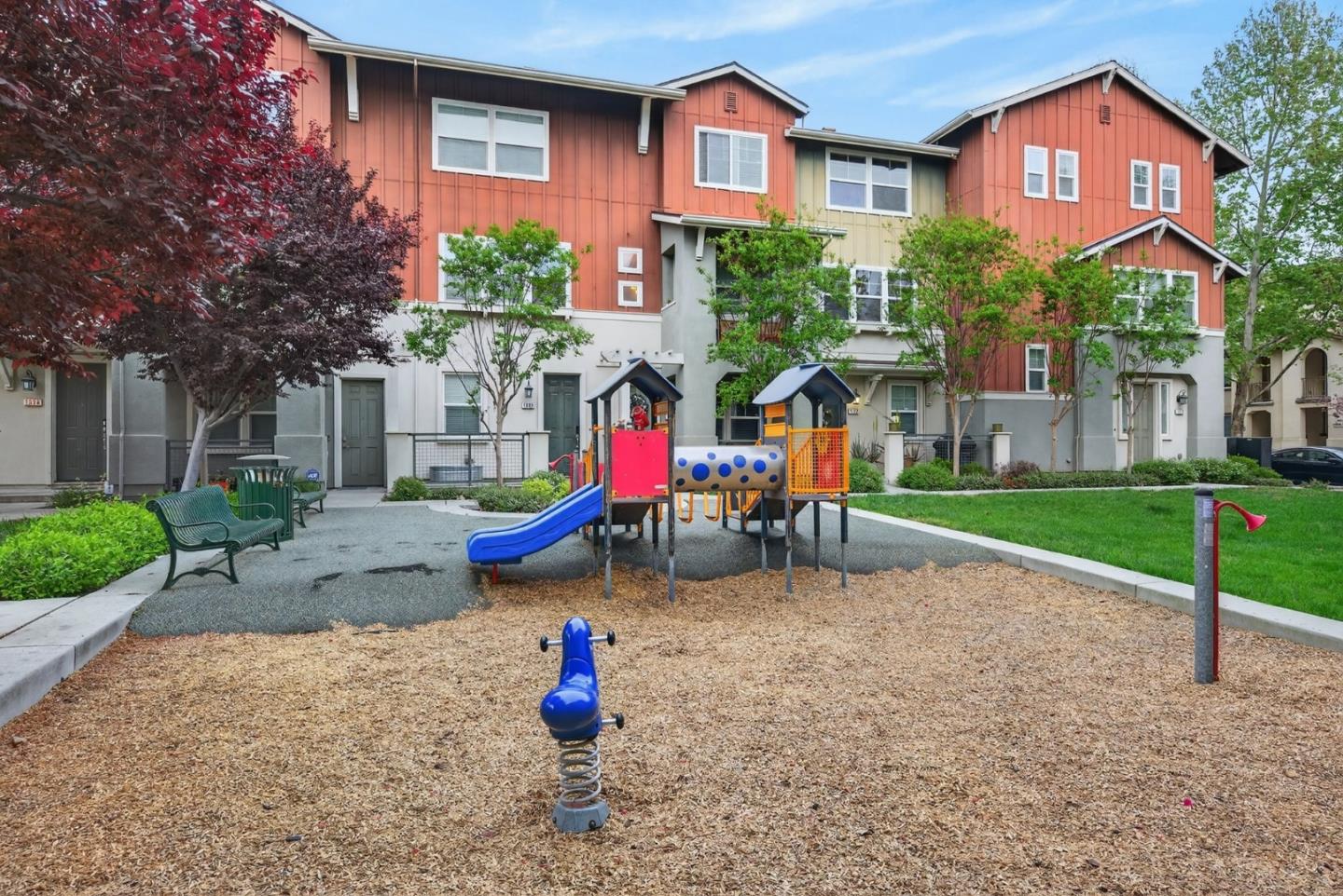 Detail Gallery Image 38 of 39 For 1077 Zucchini Ter, San Jose,  CA 95133 - 2 Beds | 2/1 Baths