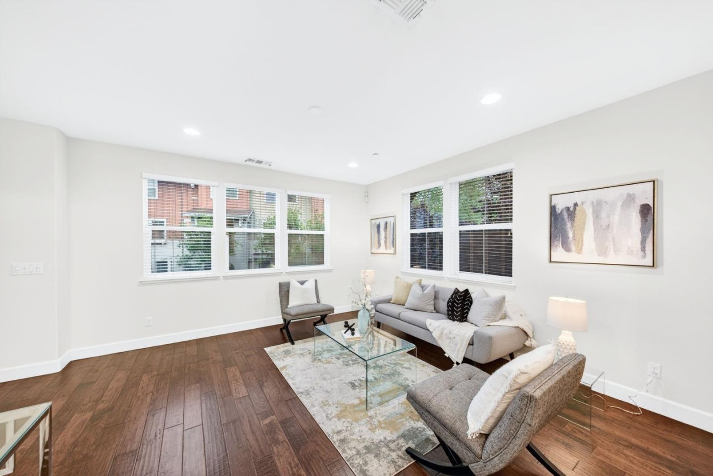 Detail Gallery Image 5 of 39 For 1077 Zucchini Ter, San Jose,  CA 95133 - 2 Beds | 2/1 Baths