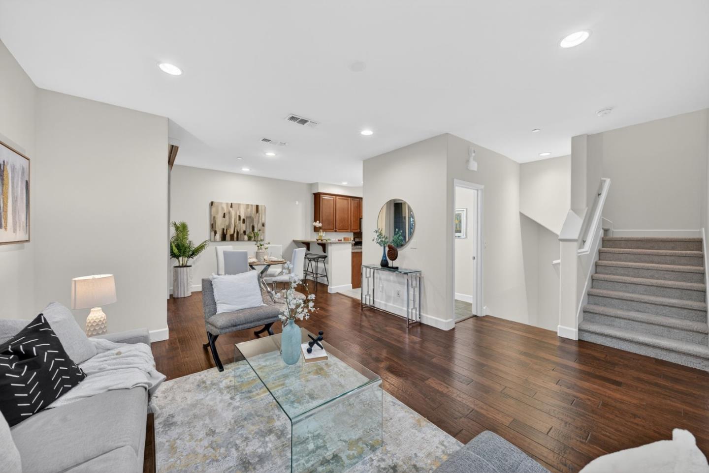 Detail Gallery Image 7 of 39 For 1077 Zucchini Ter, San Jose,  CA 95133 - 2 Beds | 2/1 Baths