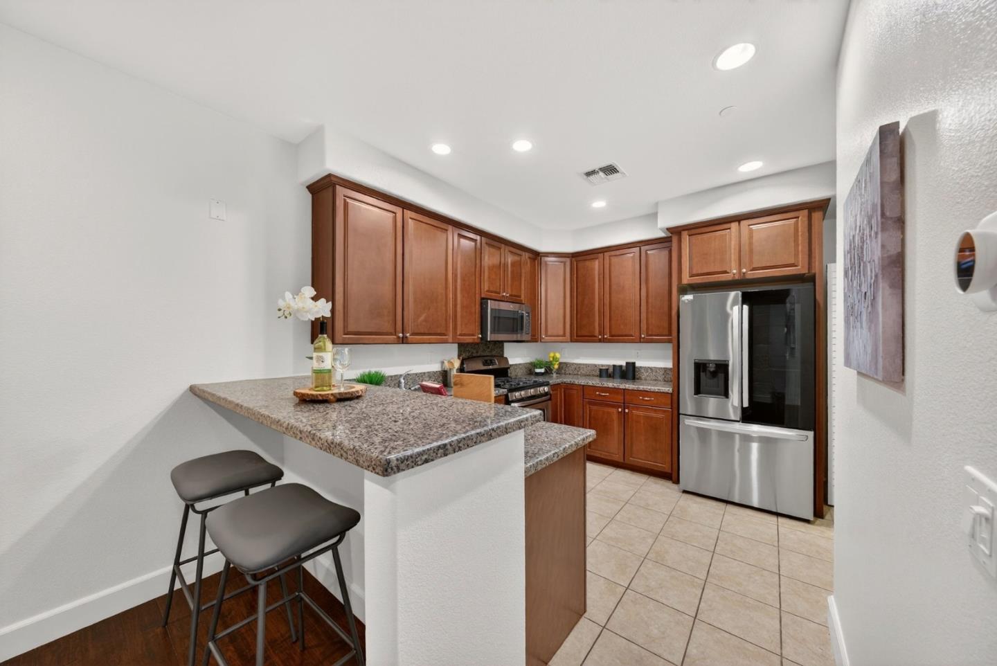 Detail Gallery Image 8 of 39 For 1077 Zucchini Ter, San Jose,  CA 95133 - 2 Beds | 2/1 Baths