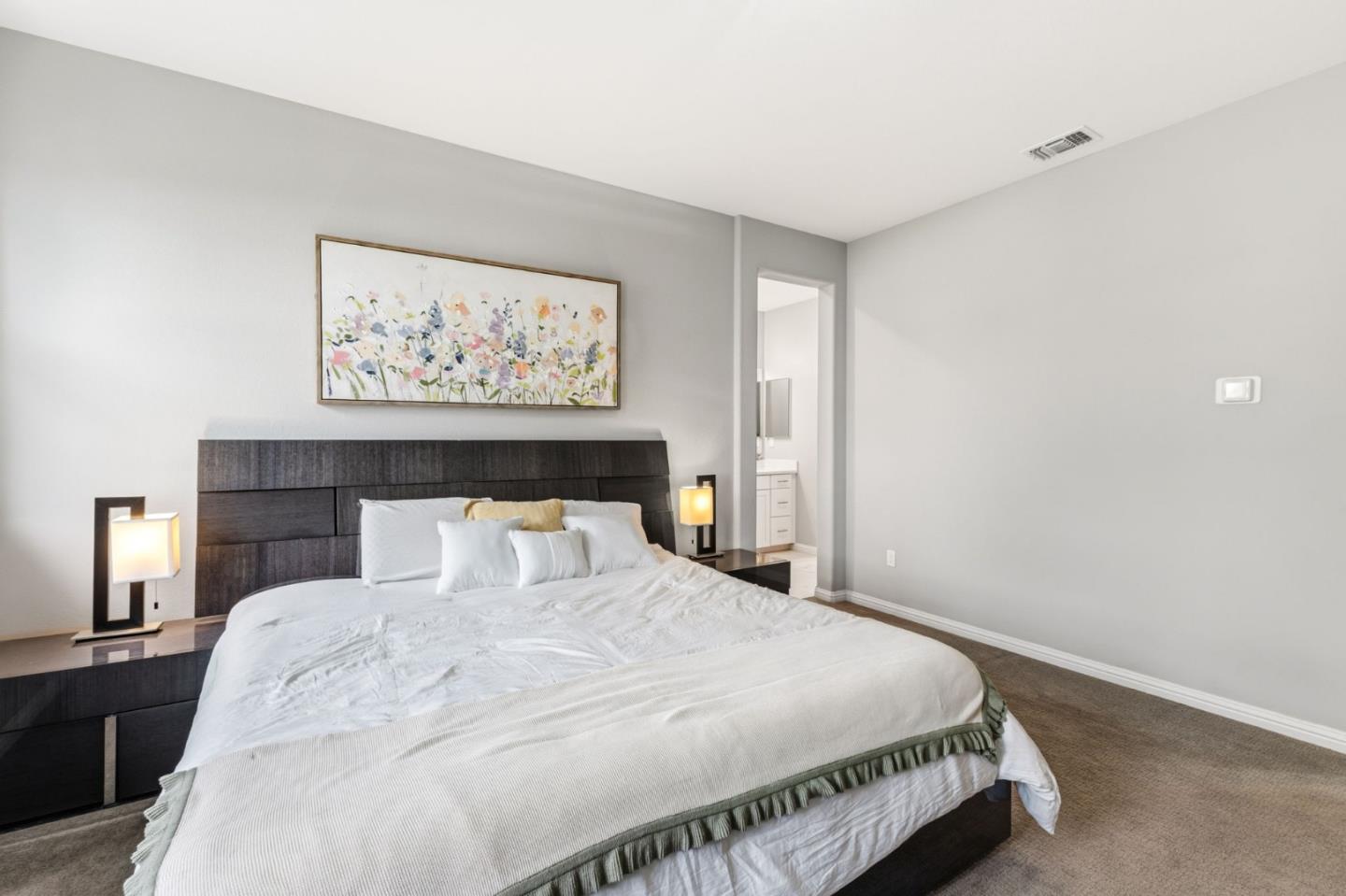 Detail Gallery Image 12 of 52 For 24185 Amaranth Loop, Hayward,  CA 94541 - 3 Beds | 3/1 Baths