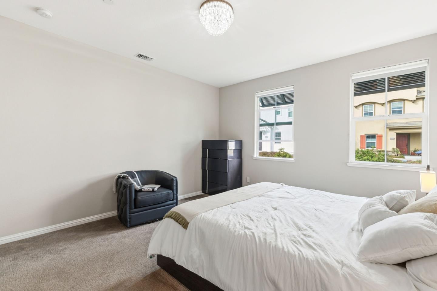 Detail Gallery Image 14 of 52 For 24185 Amaranth Loop, Hayward,  CA 94541 - 3 Beds | 3/1 Baths