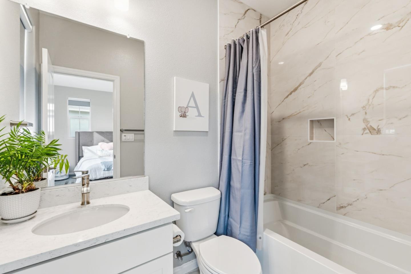 Detail Gallery Image 24 of 52 For 24185 Amaranth Loop, Hayward,  CA 94541 - 3 Beds | 3/1 Baths