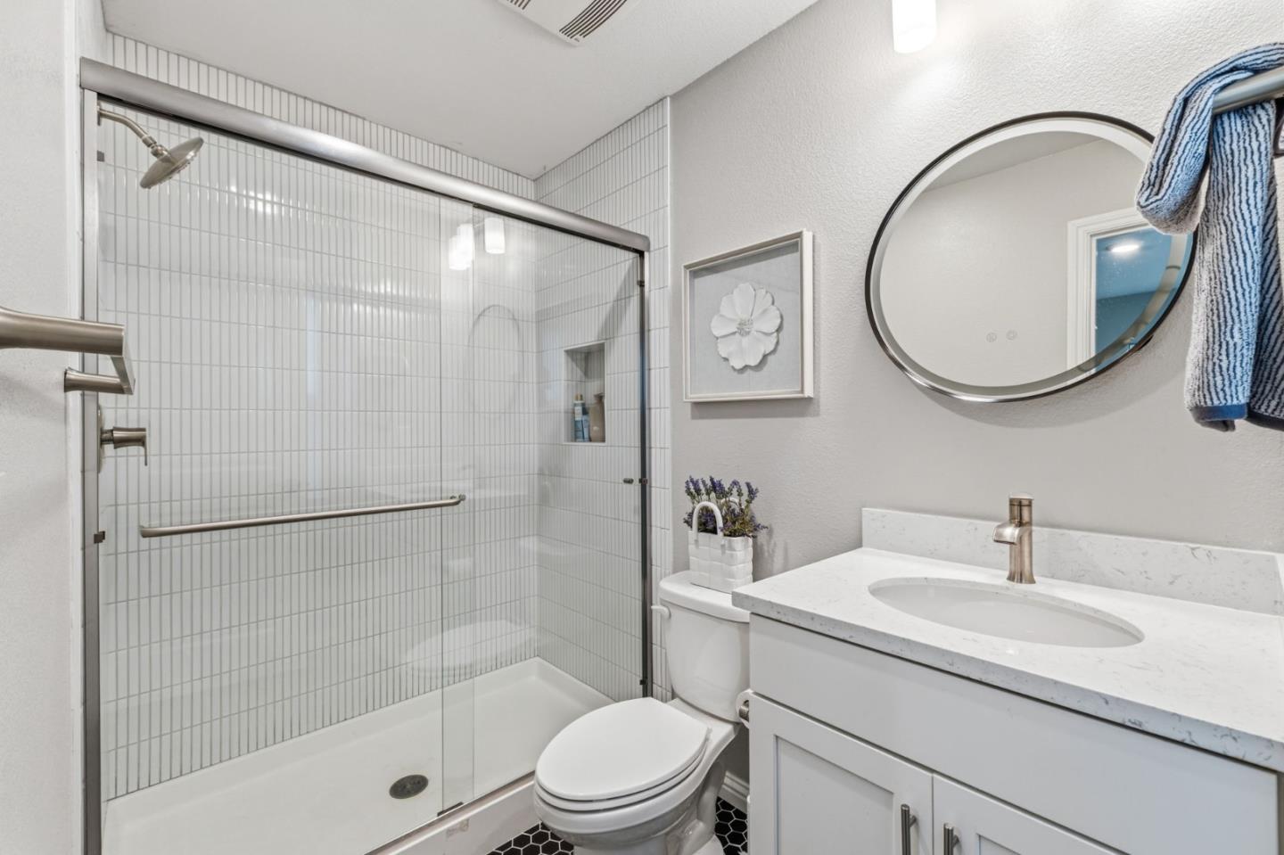 Detail Gallery Image 25 of 52 For 24185 Amaranth Loop, Hayward,  CA 94541 - 3 Beds | 3/1 Baths