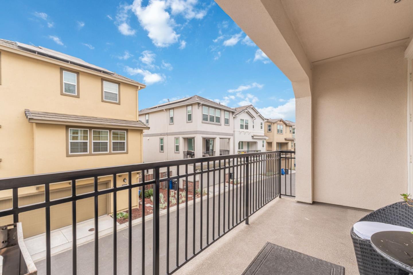 Detail Gallery Image 26 of 52 For 24185 Amaranth Loop, Hayward,  CA 94541 - 3 Beds | 3/1 Baths