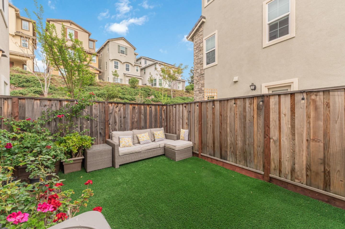 Detail Gallery Image 32 of 52 For 24185 Amaranth Loop, Hayward,  CA 94541 - 3 Beds | 3/1 Baths