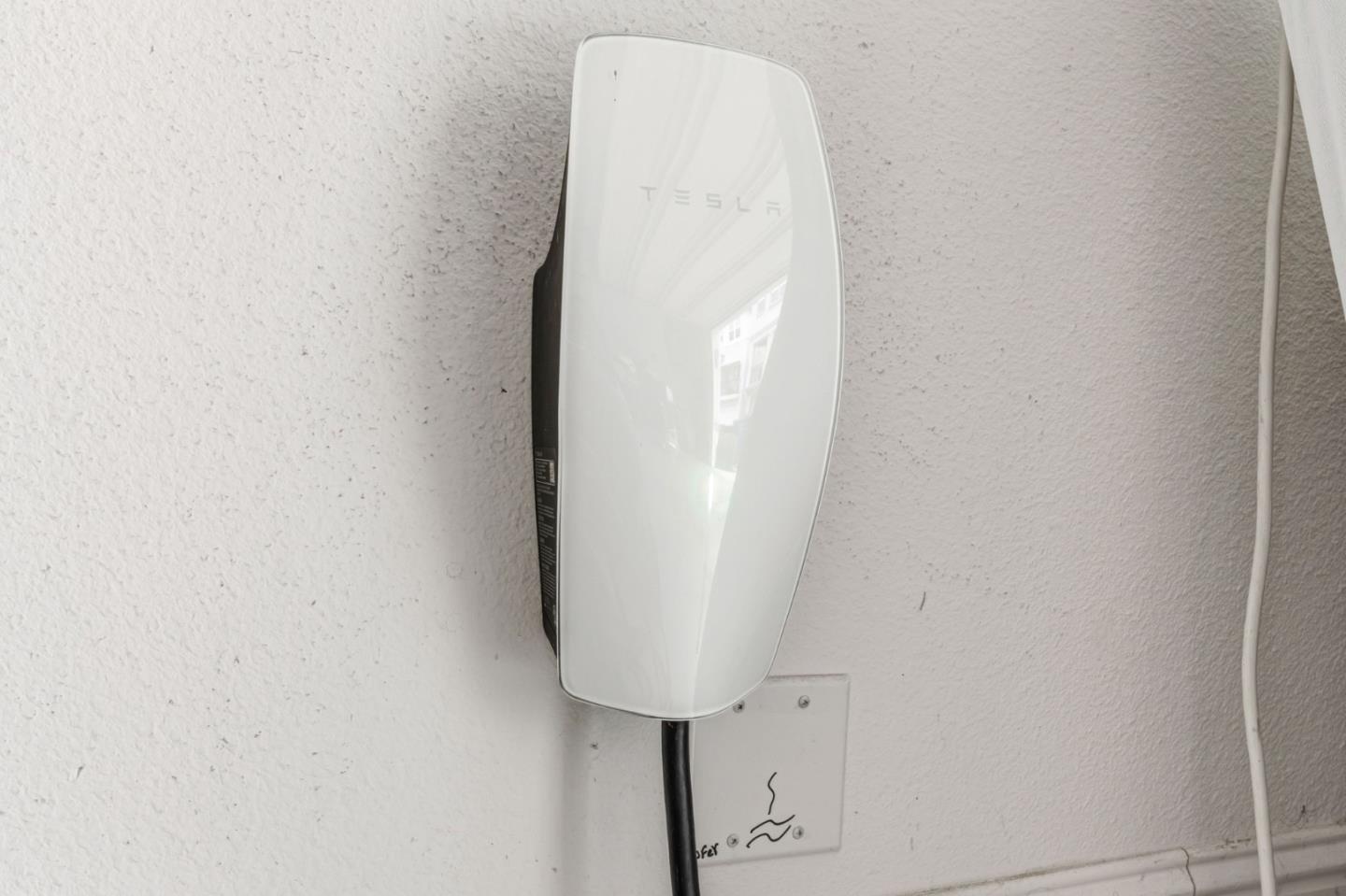 Detail Gallery Image 34 of 52 For 24185 Amaranth Loop, Hayward,  CA 94541 - 3 Beds | 3/1 Baths