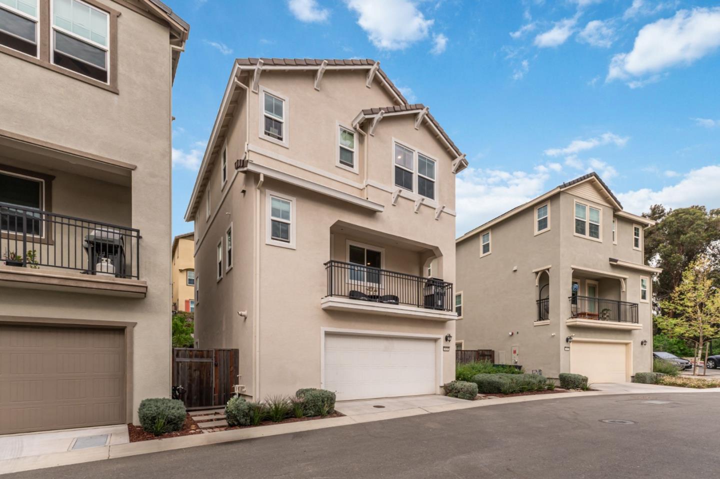 Detail Gallery Image 36 of 52 For 24185 Amaranth Loop, Hayward,  CA 94541 - 3 Beds | 3/1 Baths