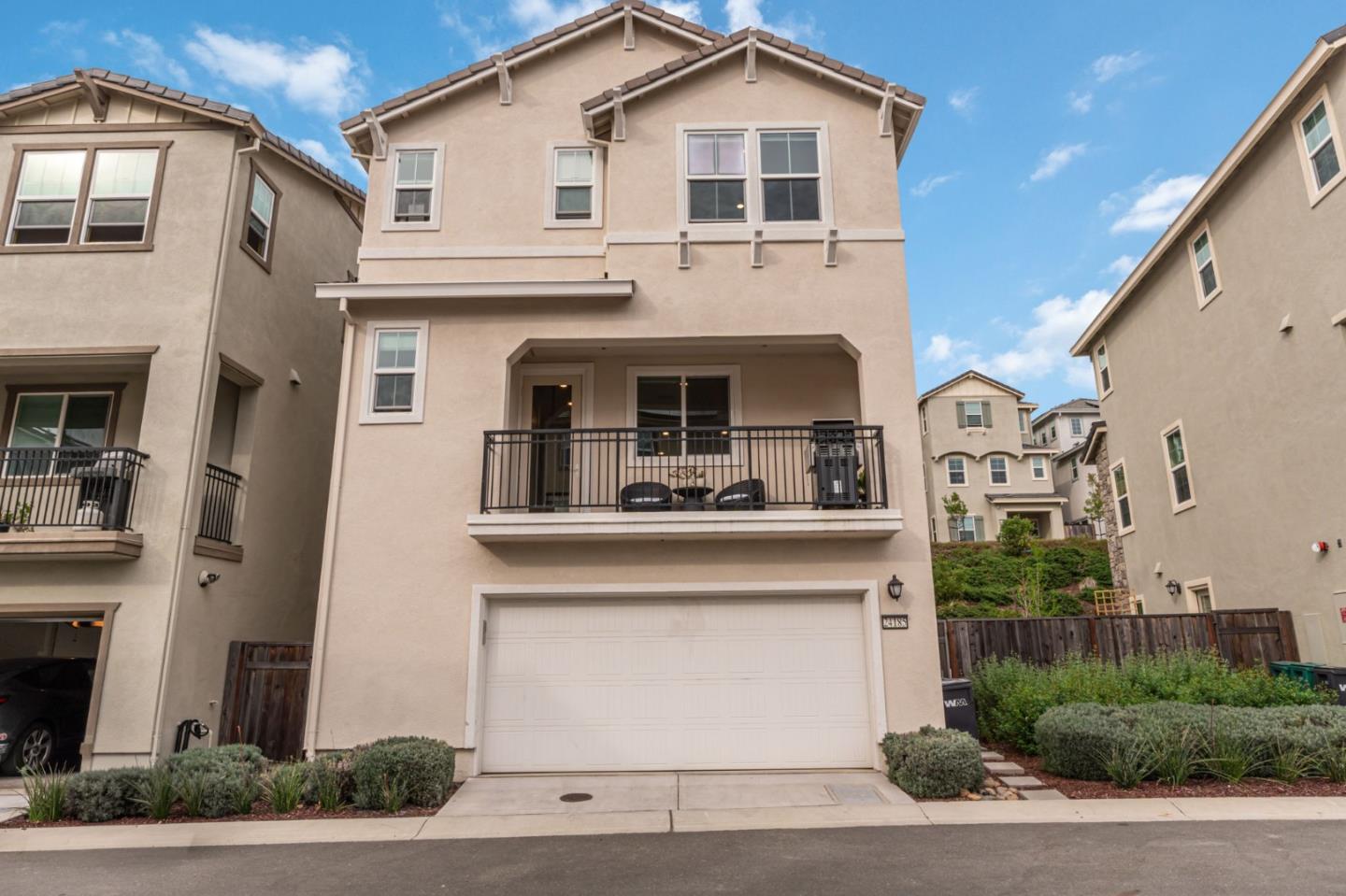 Detail Gallery Image 37 of 52 For 24185 Amaranth Loop, Hayward,  CA 94541 - 3 Beds | 3/1 Baths