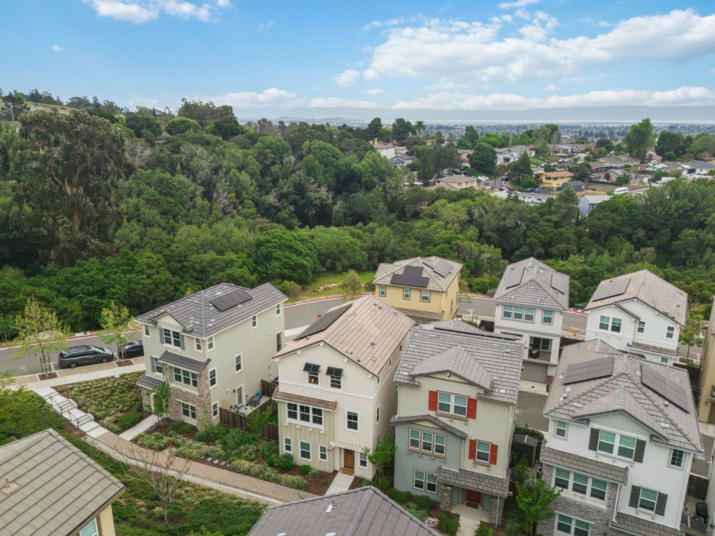 Detail Gallery Image 41 of 52 For 24185 Amaranth Loop, Hayward,  CA 94541 - 3 Beds | 3/1 Baths