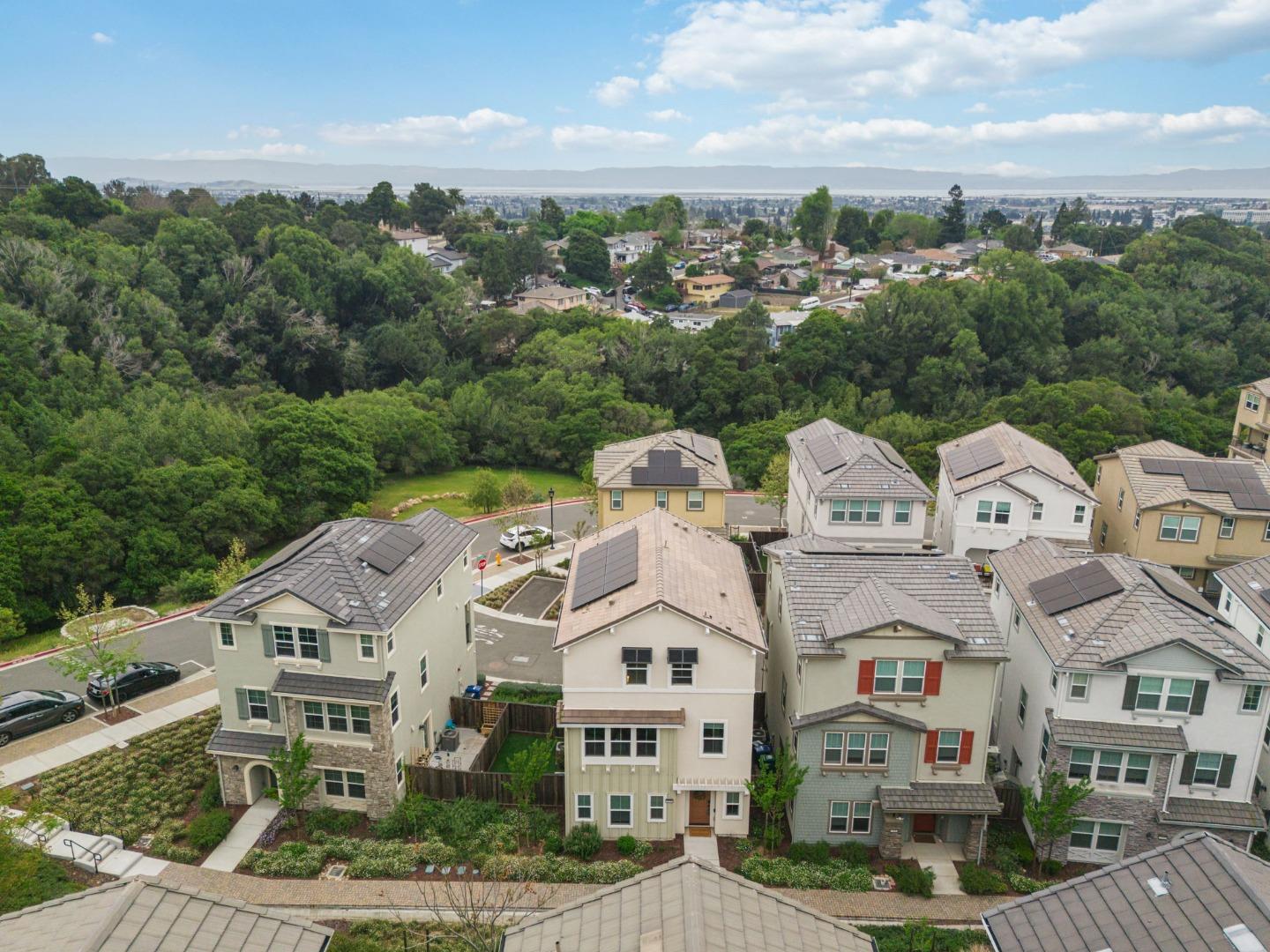Detail Gallery Image 43 of 52 For 24185 Amaranth Loop, Hayward,  CA 94541 - 3 Beds | 3/1 Baths