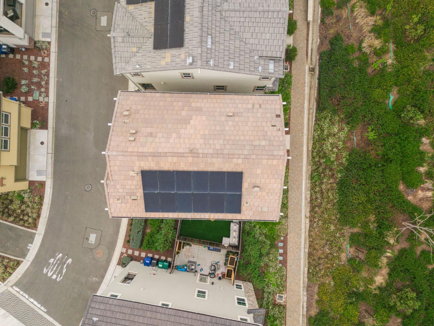 Detail Gallery Image 44 of 52 For 24185 Amaranth Loop, Hayward,  CA 94541 - 3 Beds | 3/1 Baths