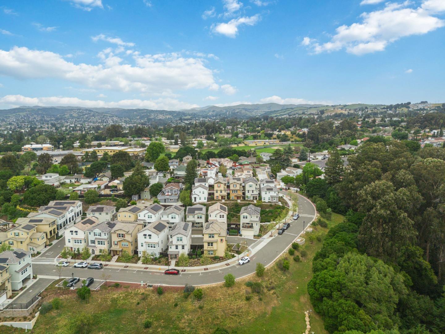 Detail Gallery Image 46 of 52 For 24185 Amaranth Loop, Hayward,  CA 94541 - 3 Beds | 3/1 Baths