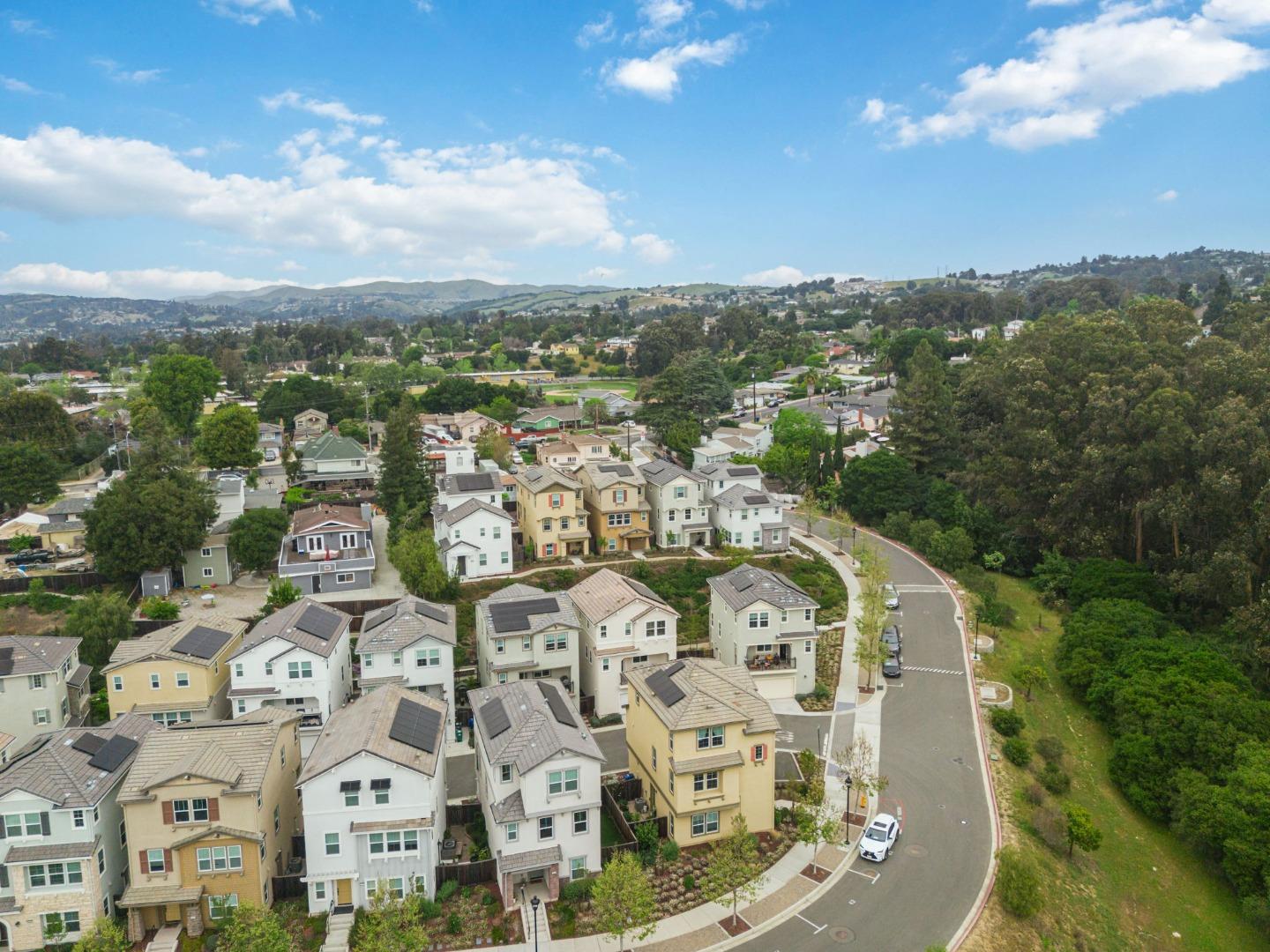 Detail Gallery Image 48 of 52 For 24185 Amaranth Loop, Hayward,  CA 94541 - 3 Beds | 3/1 Baths