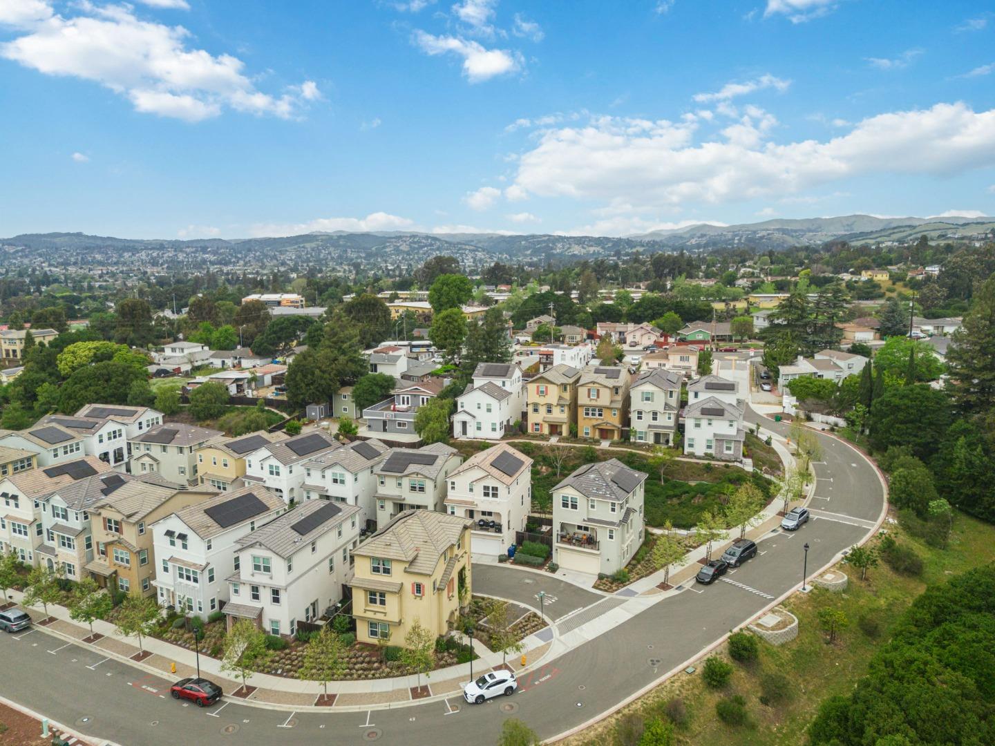 Detail Gallery Image 49 of 52 For 24185 Amaranth Loop, Hayward,  CA 94541 - 3 Beds | 3/1 Baths