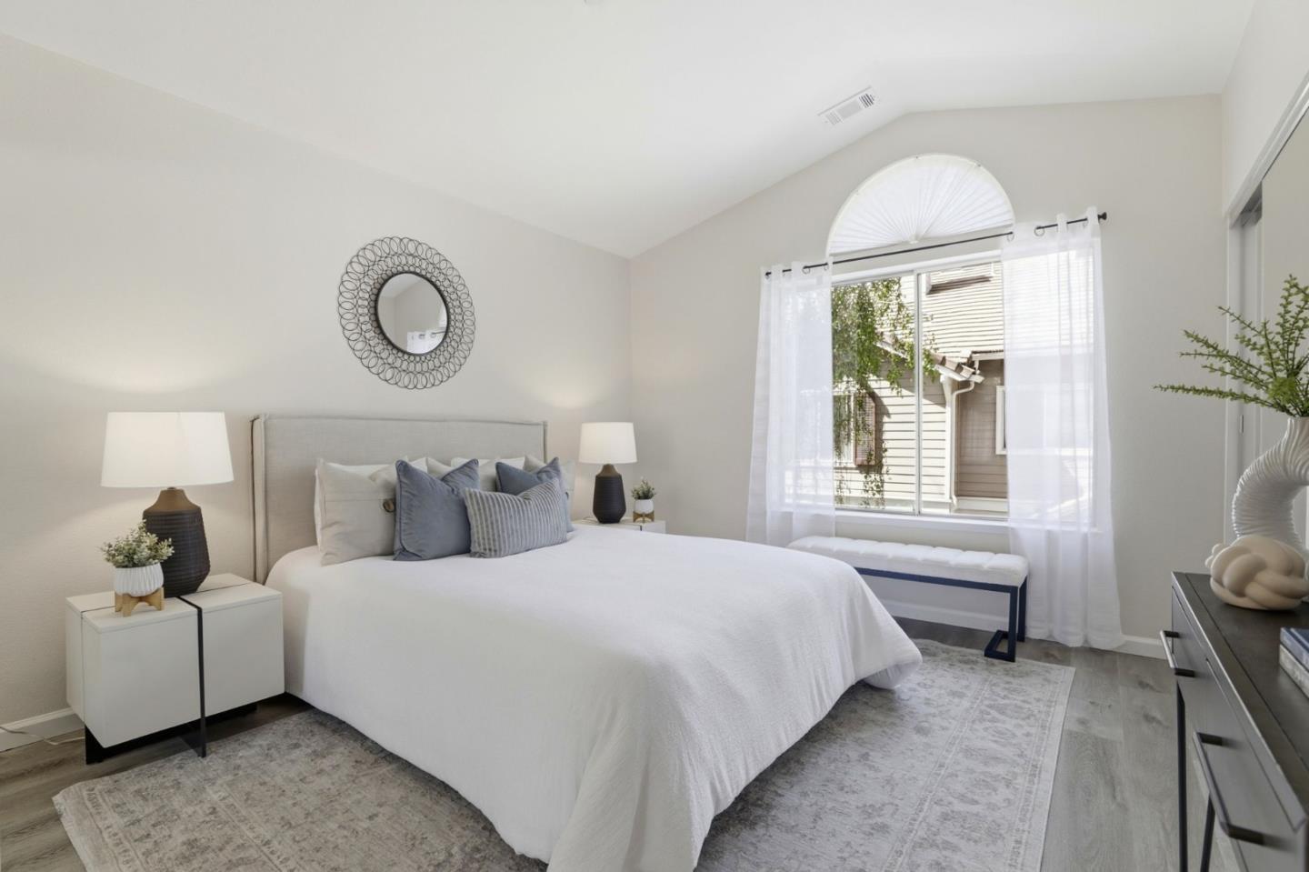 Detail Gallery Image 10 of 21 For 6121 Lambeck Ln, San Jose,  CA 95119 - 3 Beds | 3 Baths