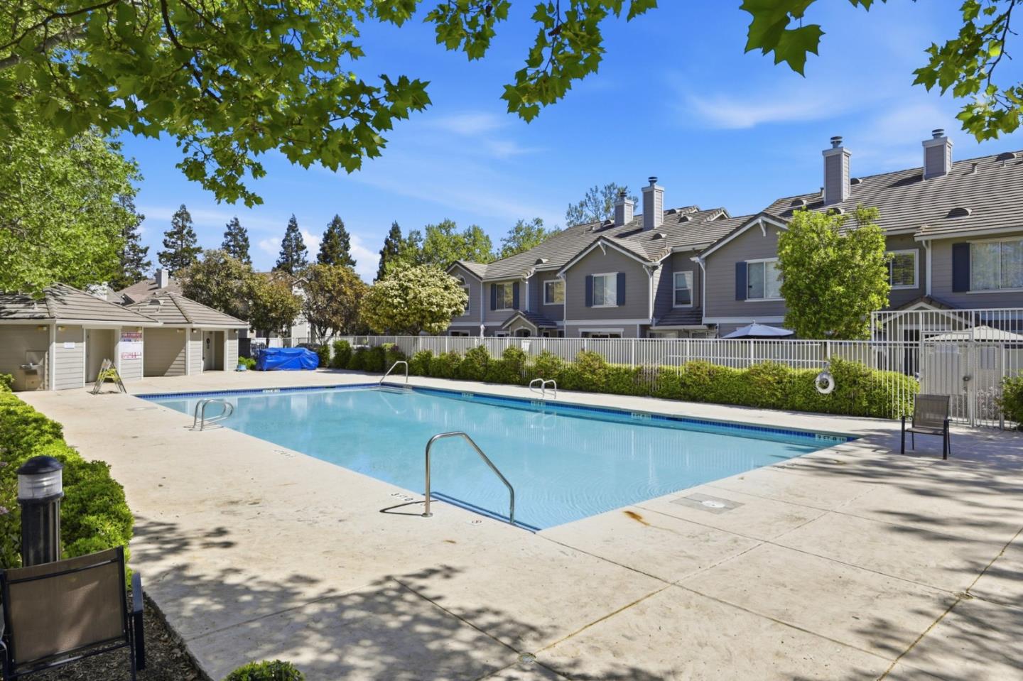 Detail Gallery Image 19 of 21 For 6121 Lambeck Ln, San Jose,  CA 95119 - 3 Beds | 3 Baths