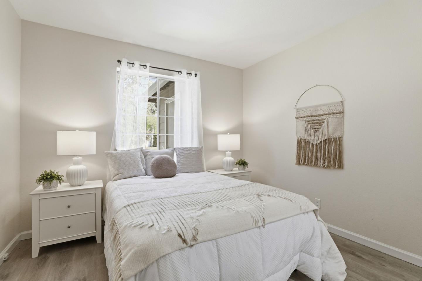 Detail Gallery Image 6 of 21 For 6121 Lambeck Ln, San Jose,  CA 95119 - 3 Beds | 3 Baths