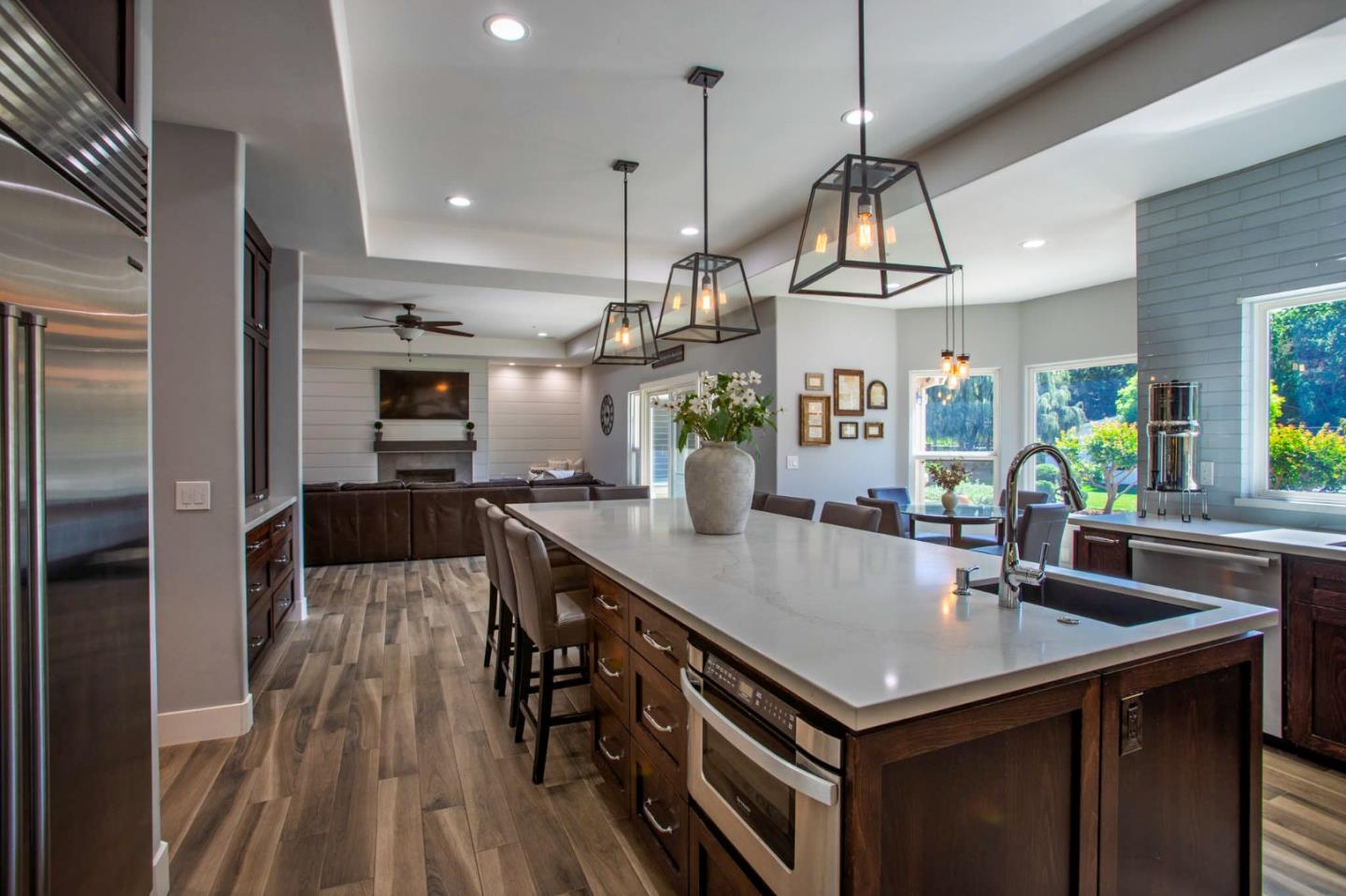 Detail Gallery Image 10 of 68 For 1960 Pear Dr, Morgan Hill,  CA 95037 - 5 Beds | 3/2 Baths