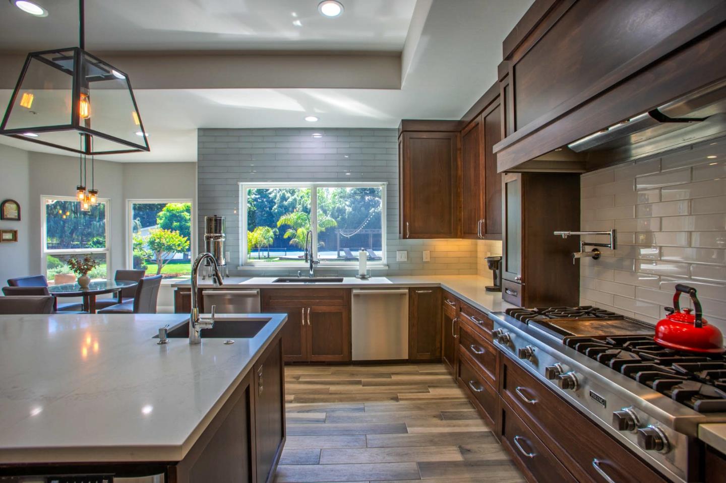 Detail Gallery Image 11 of 68 For 1960 Pear Dr, Morgan Hill,  CA 95037 - 5 Beds | 3/2 Baths