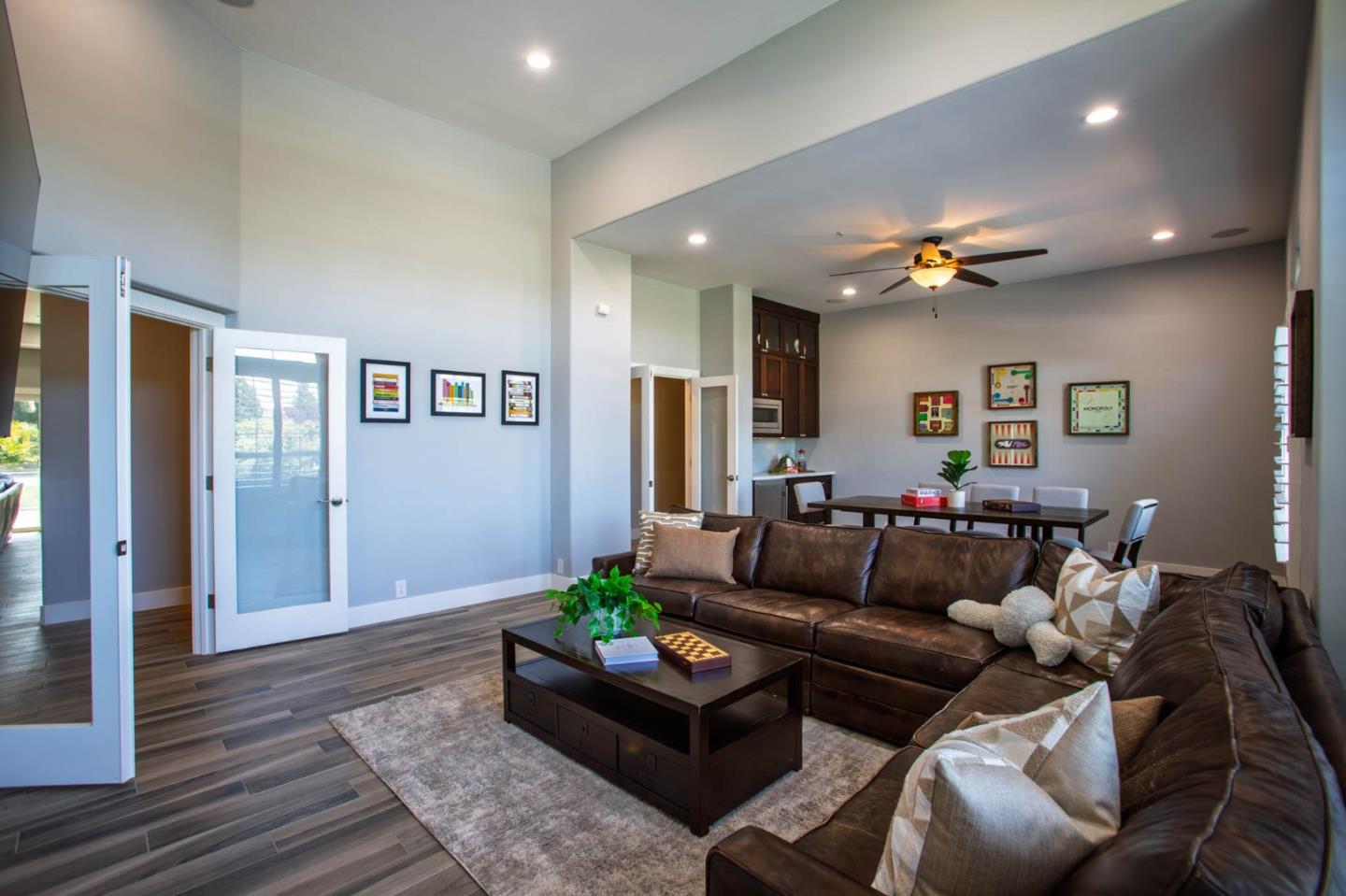 Detail Gallery Image 14 of 68 For 1960 Pear Dr, Morgan Hill,  CA 95037 - 5 Beds | 3/2 Baths