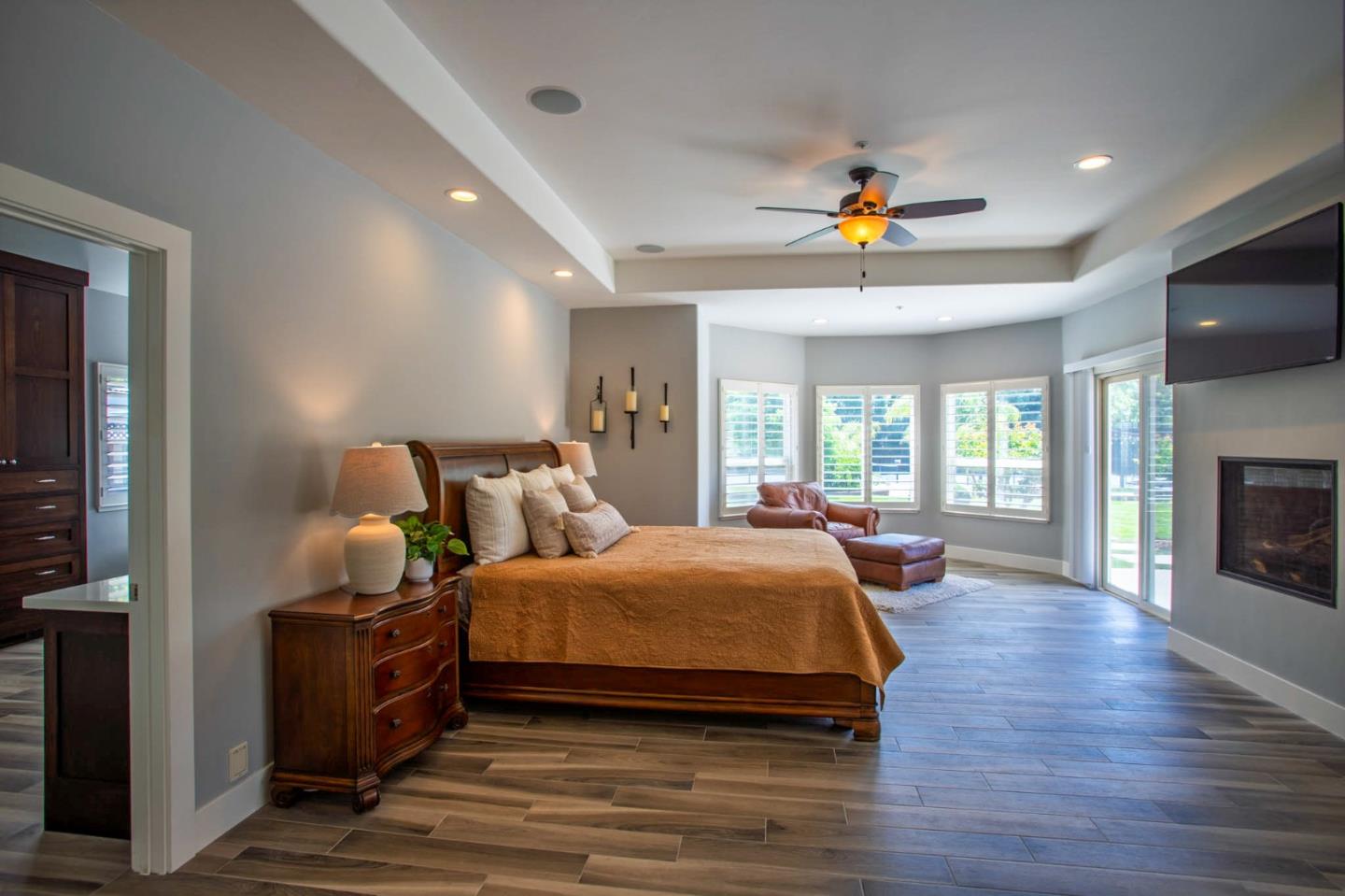 Detail Gallery Image 29 of 68 For 1960 Pear Dr, Morgan Hill,  CA 95037 - 5 Beds | 3/2 Baths