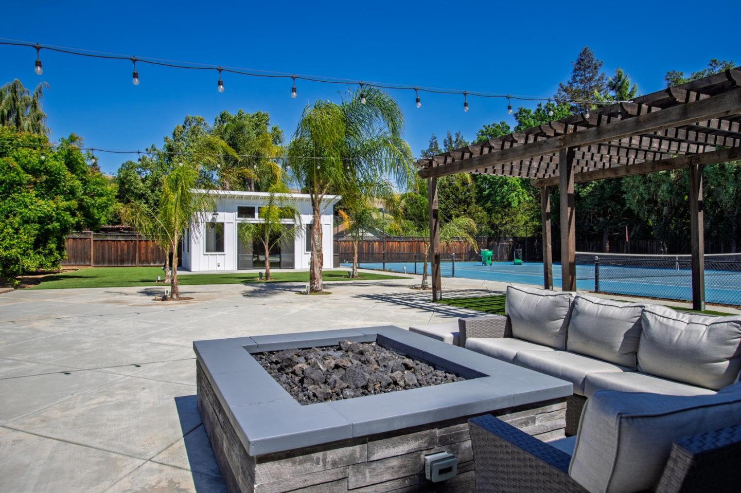 Detail Gallery Image 46 of 68 For 1960 Pear Dr, Morgan Hill,  CA 95037 - 5 Beds | 3/2 Baths