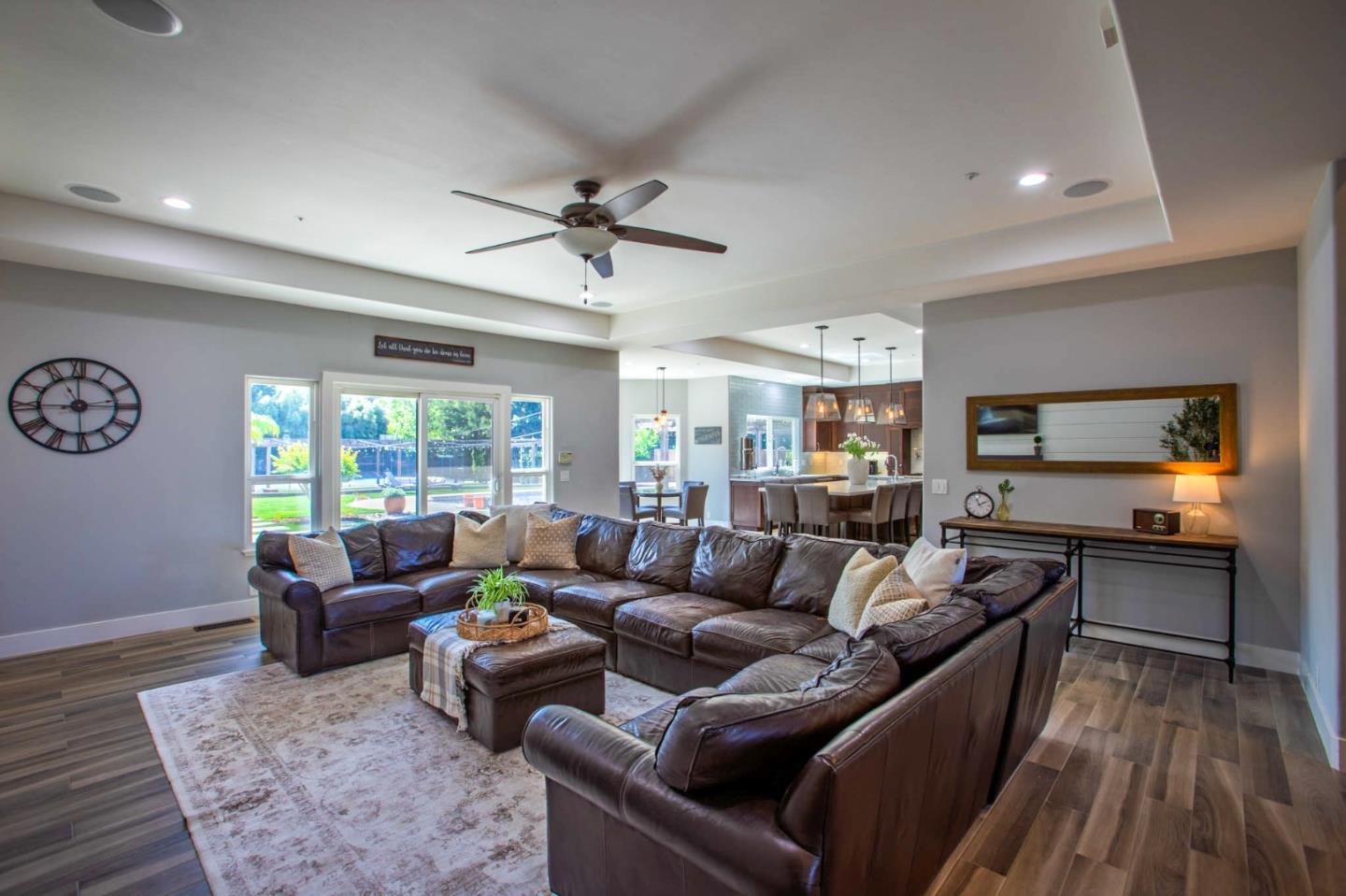 Detail Gallery Image 6 of 68 For 1960 Pear Dr, Morgan Hill,  CA 95037 - 5 Beds | 3/2 Baths