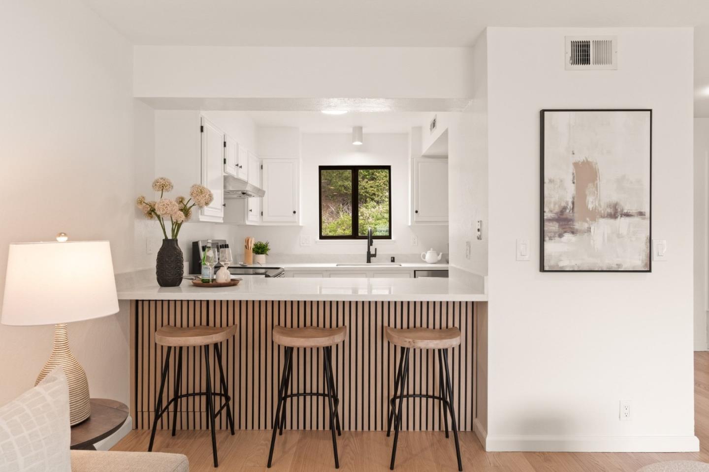 Detail Gallery Image 12 of 39 For Monterey Rd,  Pacifica,  CA 94044 - 2 Beds | 1/1 Baths