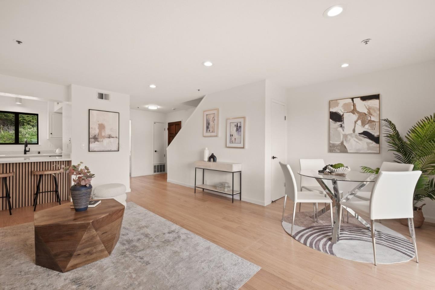 Detail Gallery Image 5 of 39 For Monterey Rd,  Pacifica,  CA 94044 - 2 Beds | 1/1 Baths