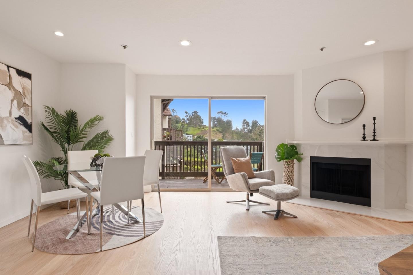 Detail Gallery Image 9 of 39 For Monterey Rd,  Pacifica,  CA 94044 - 2 Beds | 1/1 Baths