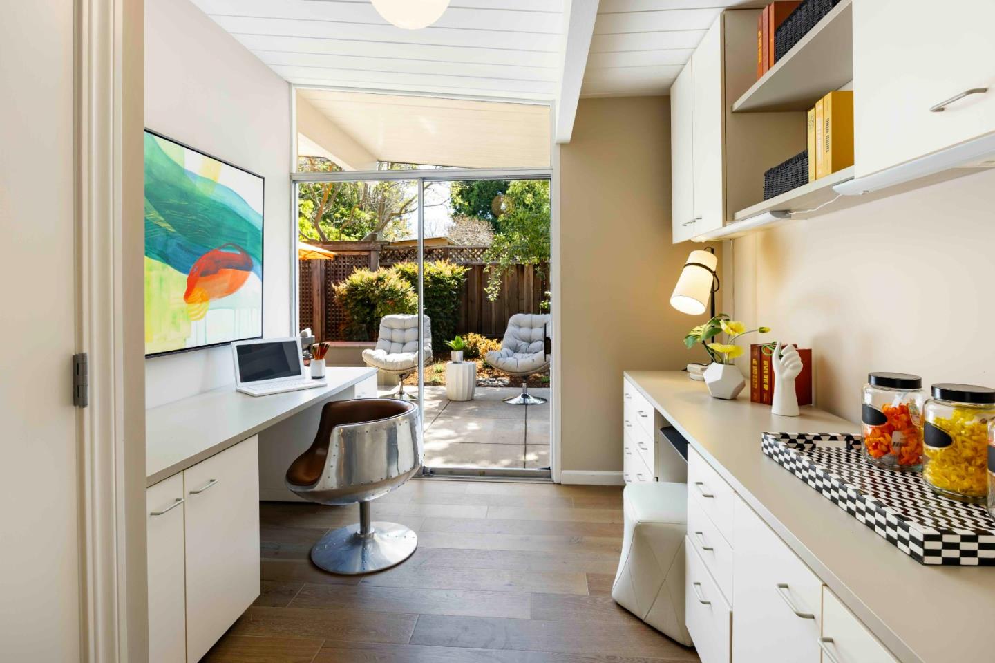 Detail Gallery Image 13 of 25 For 868 Somerset Dr, Sunnyvale,  CA 94087 - 4 Beds | 2 Baths