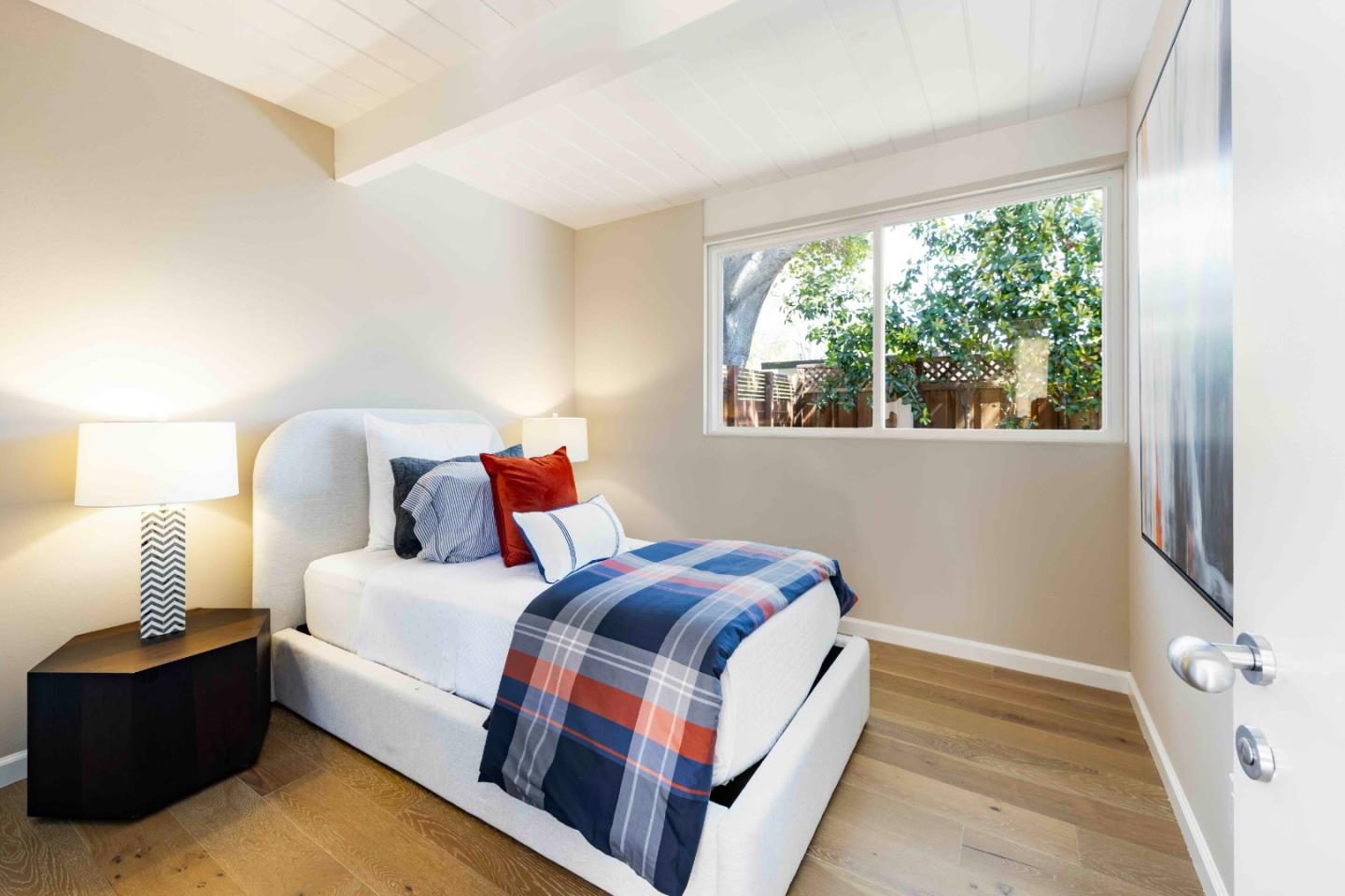 Detail Gallery Image 18 of 25 For 868 Somerset Dr, Sunnyvale,  CA 94087 - 4 Beds | 2 Baths