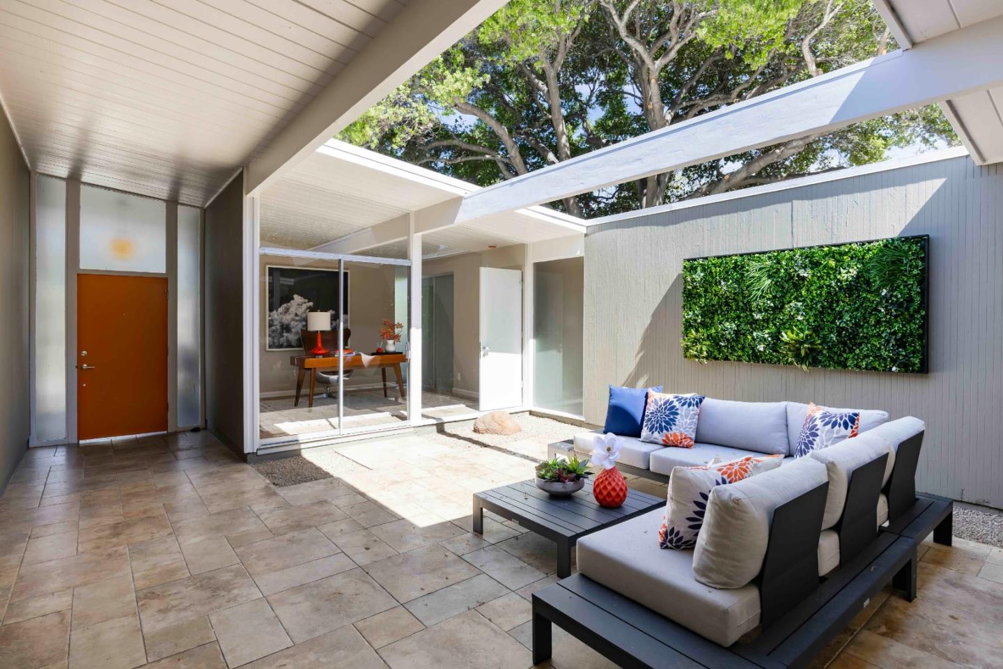 Detail Gallery Image 4 of 25 For 868 Somerset Dr, Sunnyvale,  CA 94087 - 4 Beds | 2 Baths