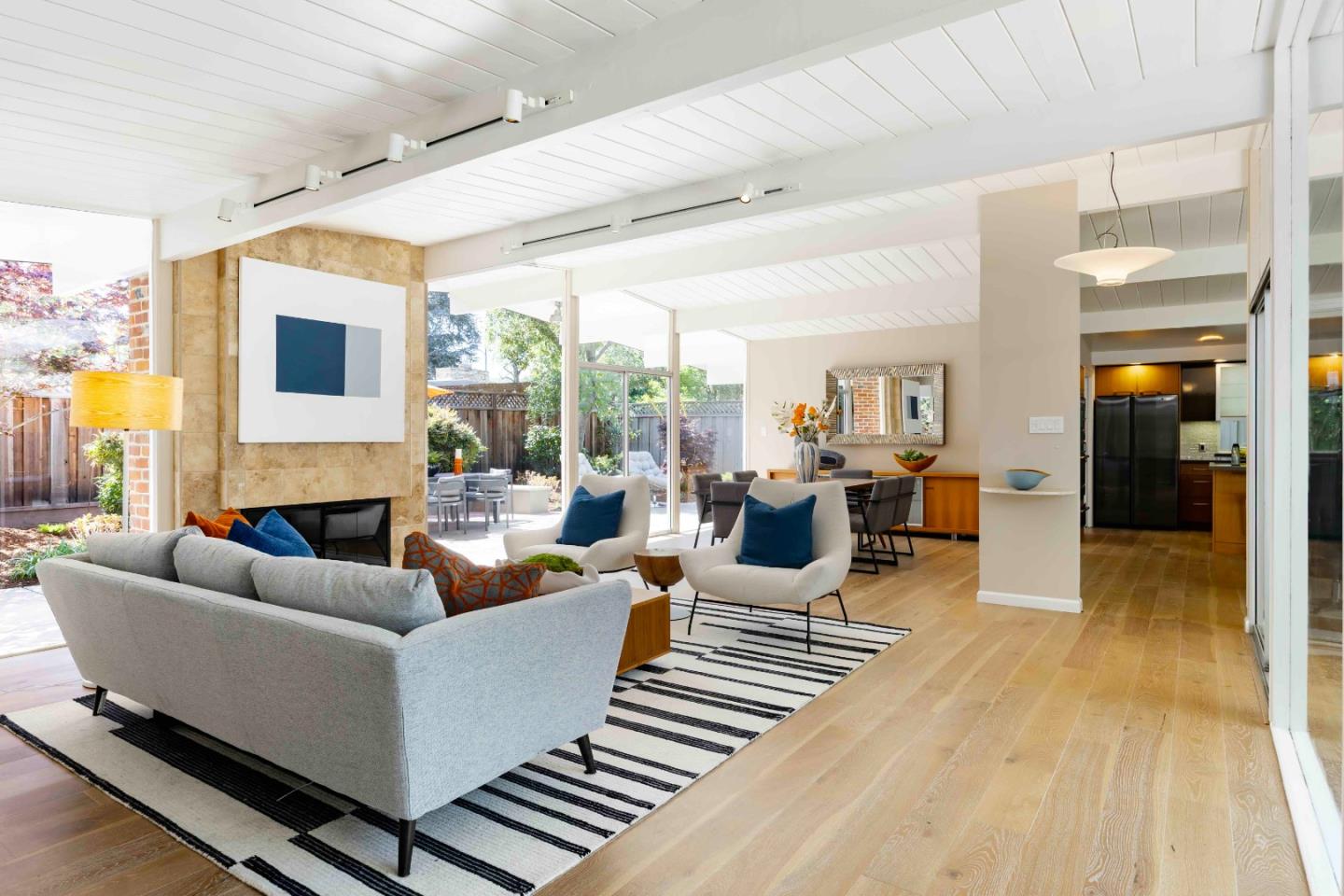 Detail Gallery Image 6 of 25 For 868 Somerset Dr, Sunnyvale,  CA 94087 - 4 Beds | 2 Baths