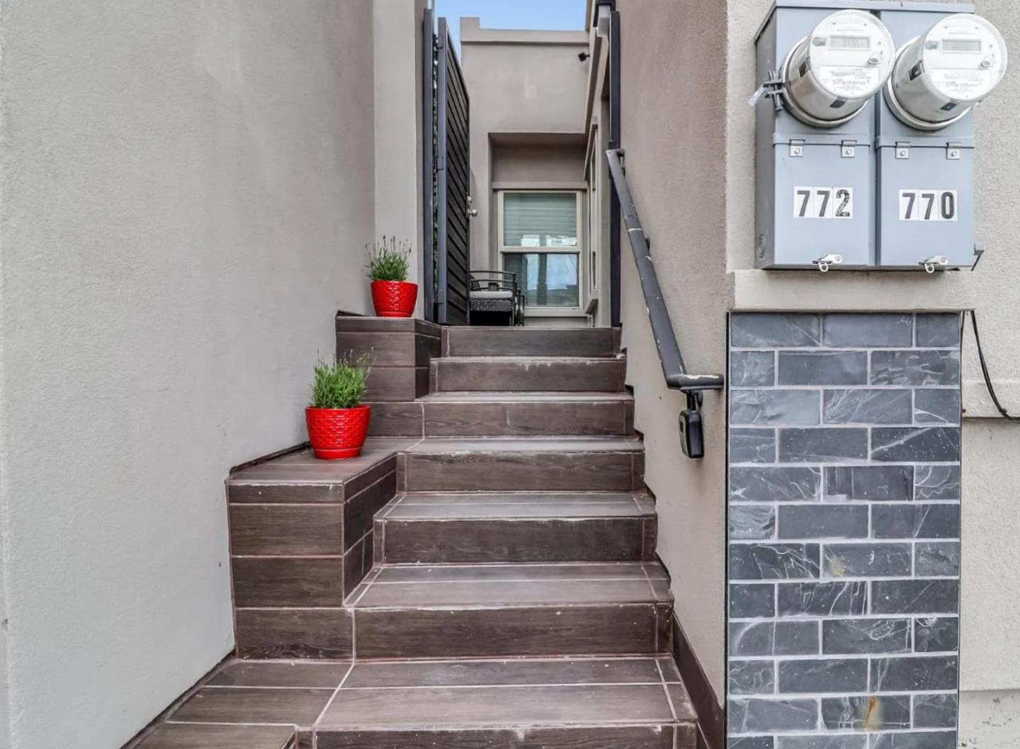 Detail Gallery Image 12 of 28 For 55th St, Oakland,  CA 94609 - – Beds | – Baths