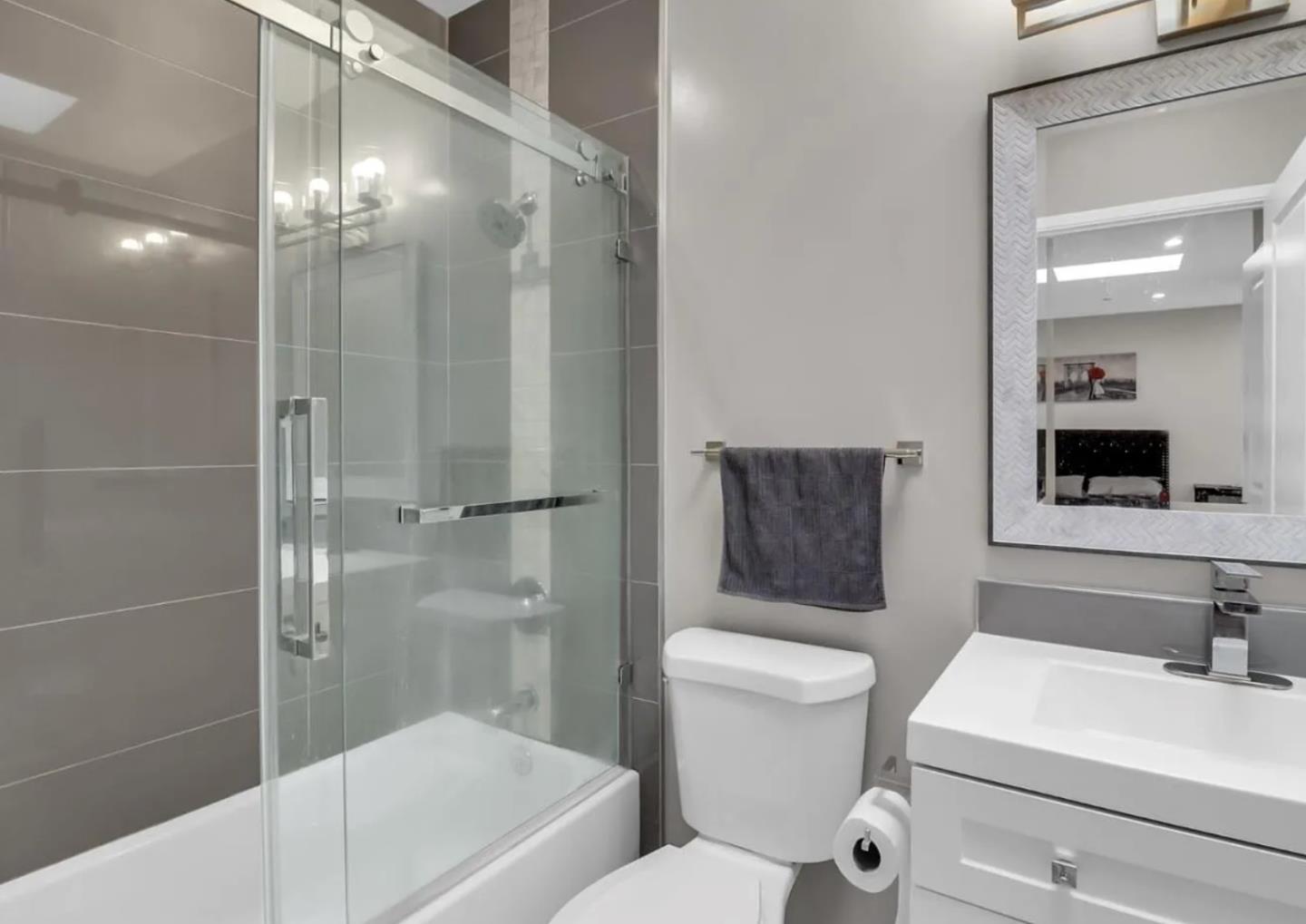 Detail Gallery Image 25 of 28 For 55th St, Oakland,  CA 94609 - – Beds | – Baths