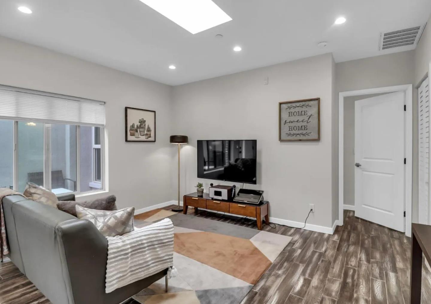 Detail Gallery Image 26 of 28 For 55th St, Oakland,  CA 94609 - – Beds | – Baths