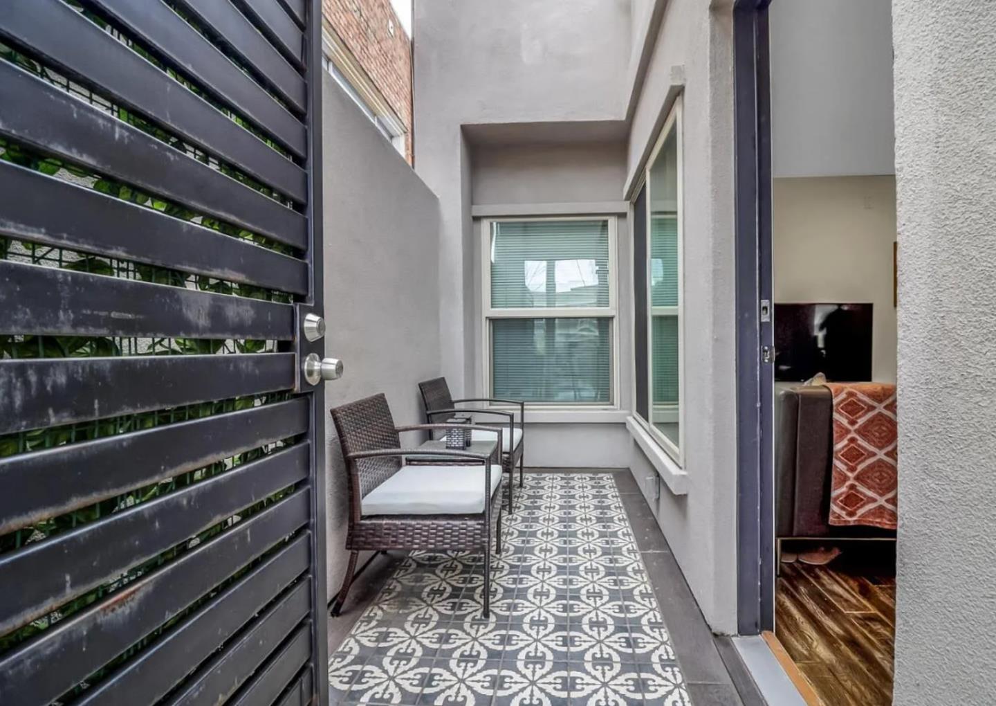 Detail Gallery Image 7 of 28 For 55th St, Oakland,  CA 94609 - – Beds | – Baths