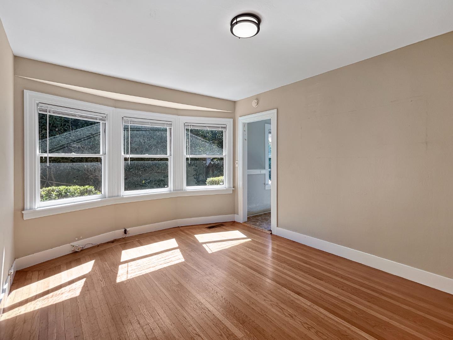 Detail Gallery Image 8 of 22 For 811 Highland Ave, San Mateo,  CA 94401 - 2 Beds | 1 Baths