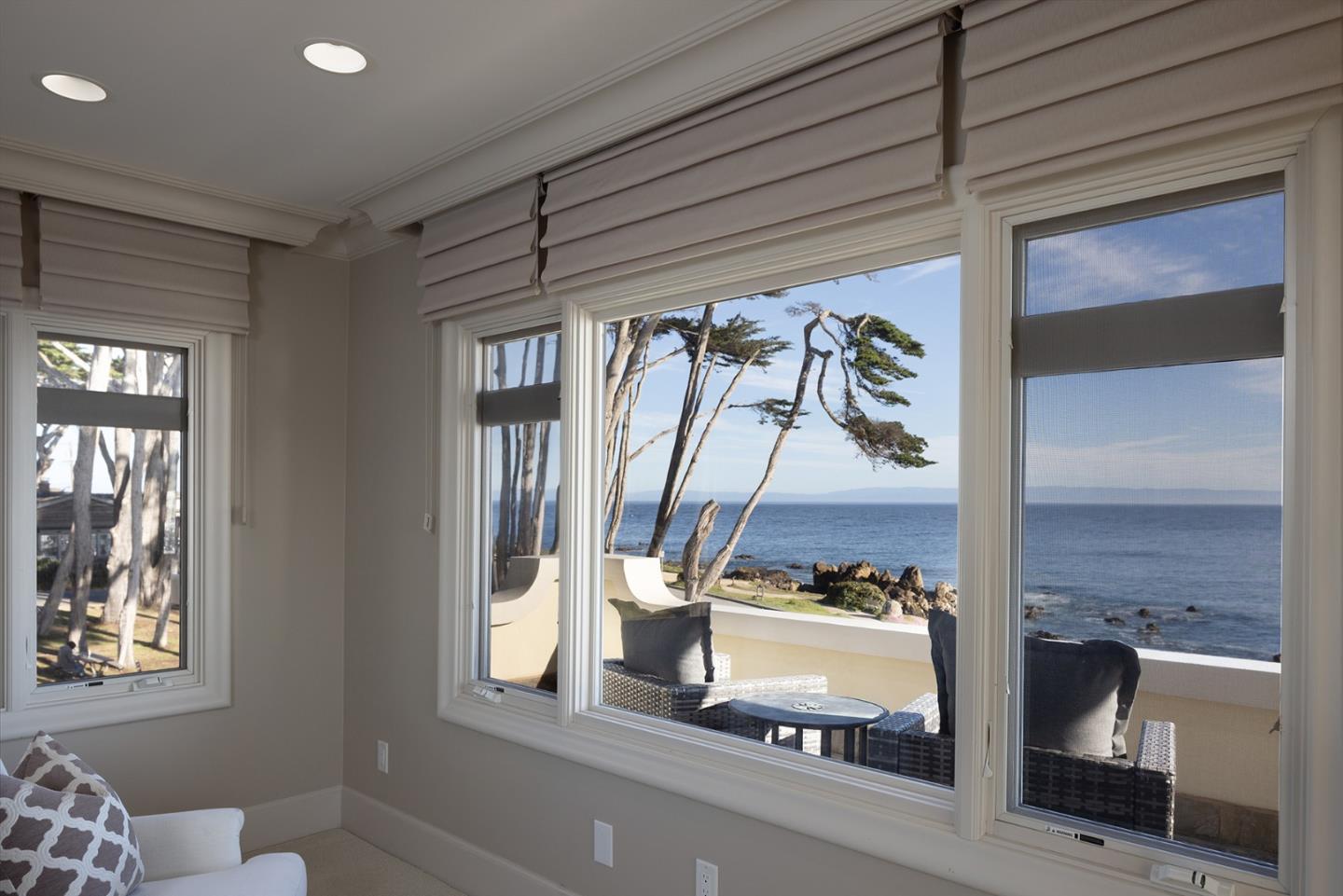 Detail Gallery Image 23 of 52 For 1051 Ocean View Blvd, Pacific Grove,  CA 93950 - 4 Beds | 4/1 Baths
