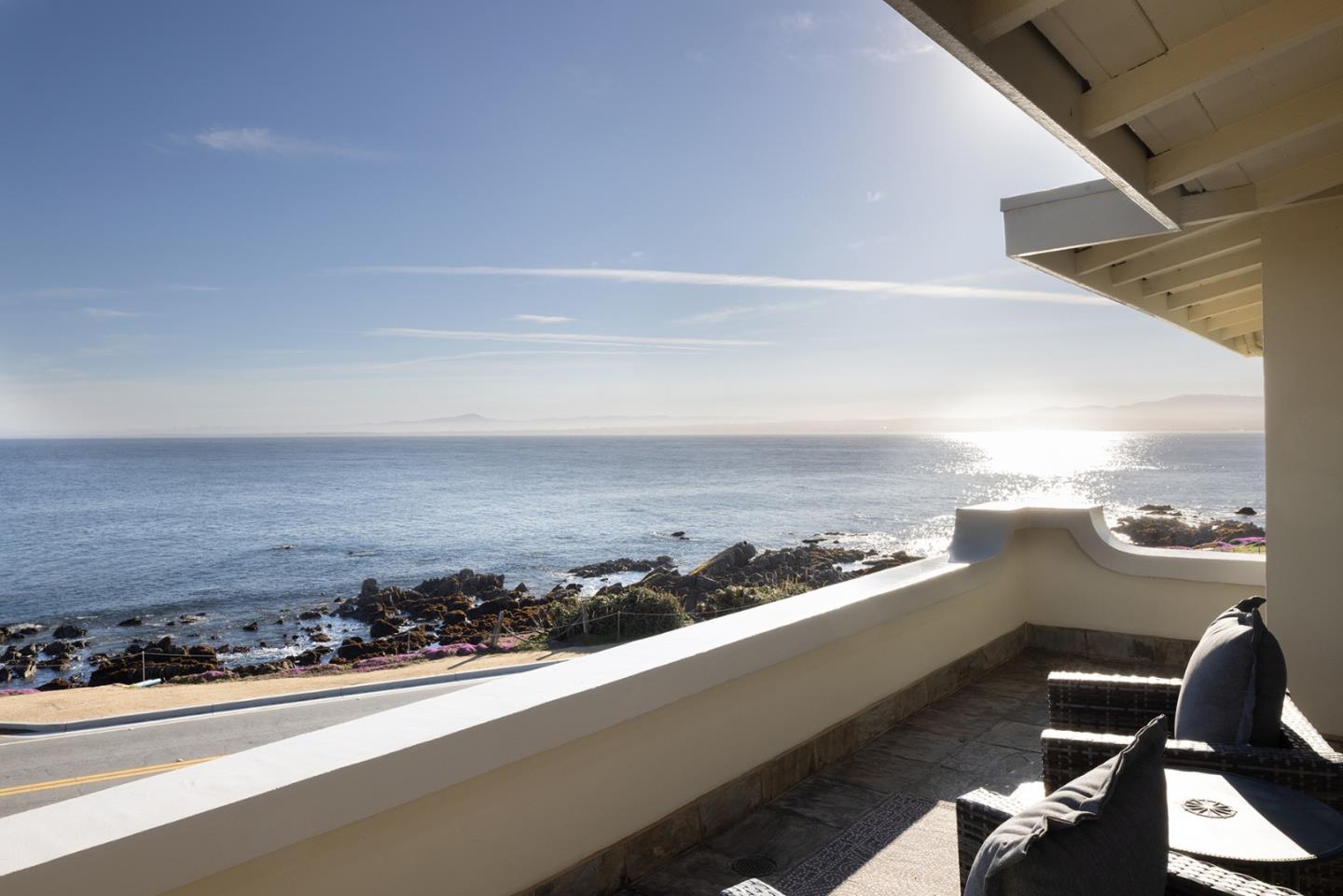 Detail Gallery Image 25 of 52 For 1051 Ocean View Blvd, Pacific Grove,  CA 93950 - 4 Beds | 4/1 Baths