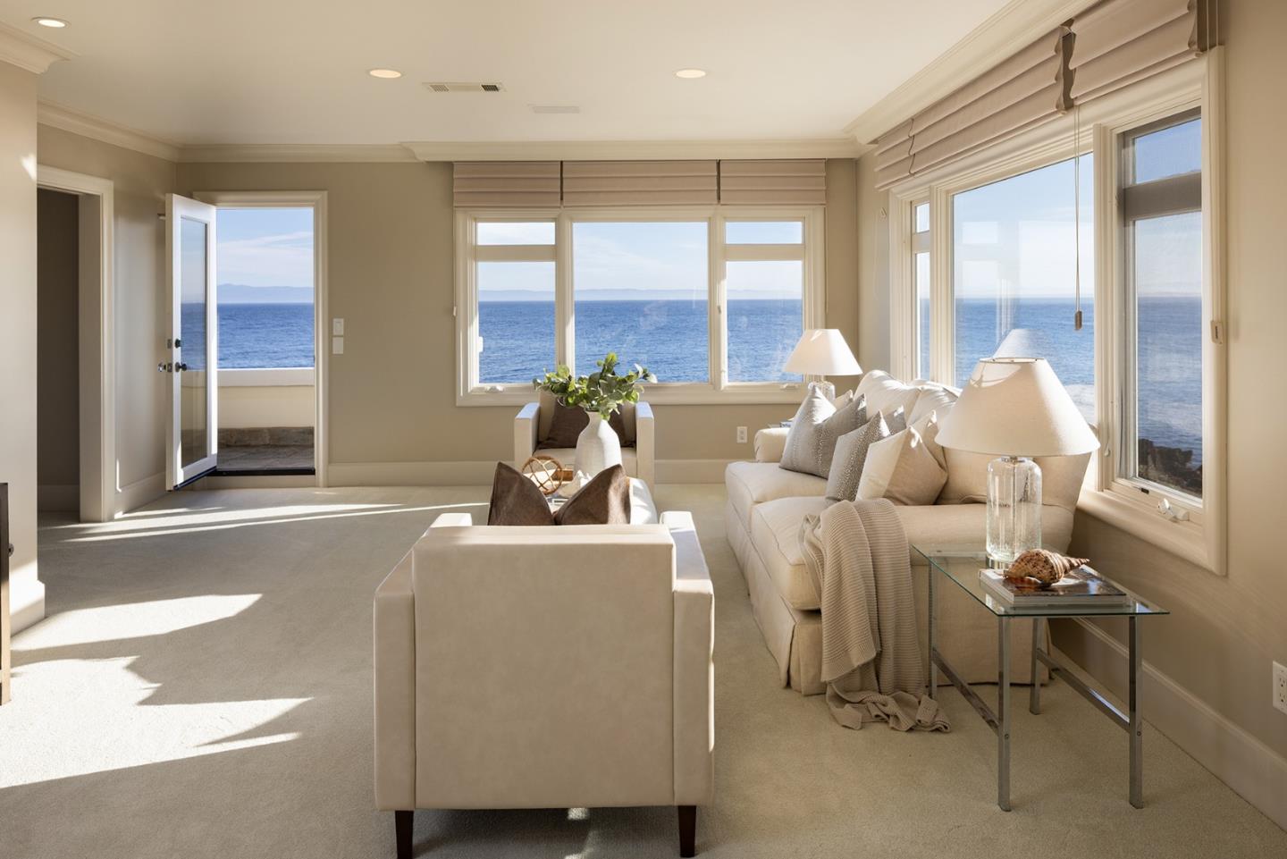 Detail Gallery Image 27 of 52 For 1051 Ocean View Blvd, Pacific Grove,  CA 93950 - 4 Beds | 4/1 Baths