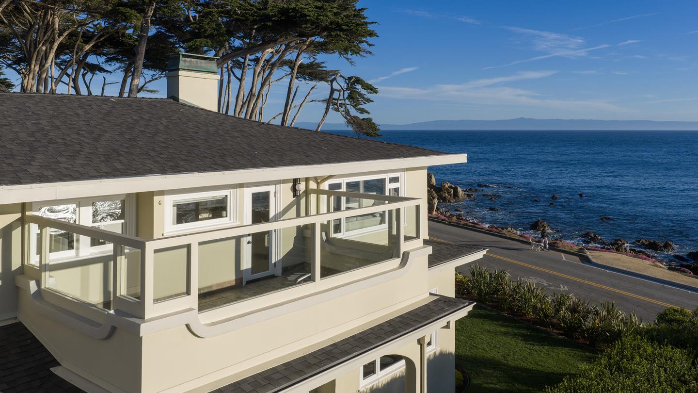 Detail Gallery Image 28 of 52 For 1051 Ocean View Blvd, Pacific Grove,  CA 93950 - 4 Beds | 4/1 Baths