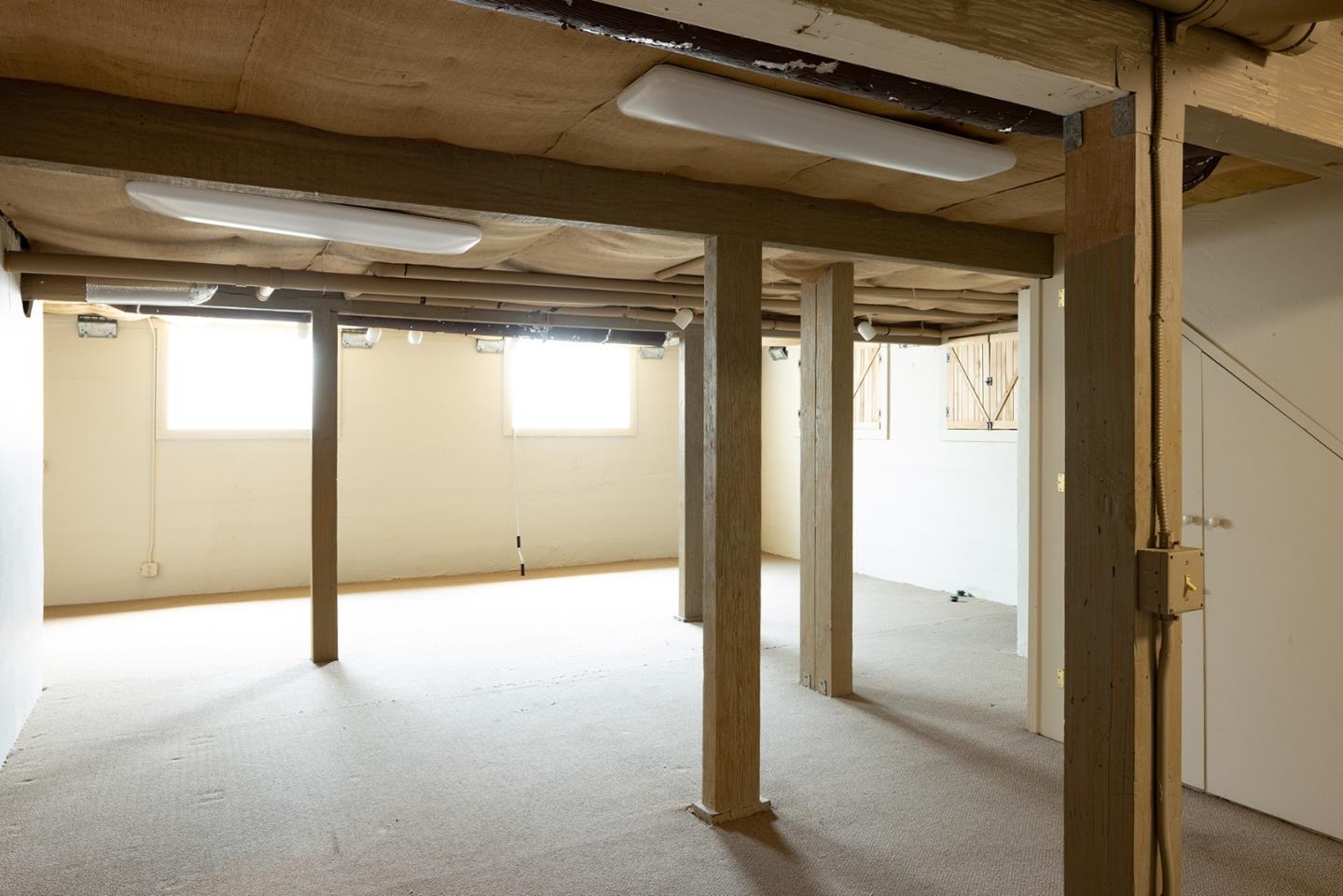 Detail Gallery Image 46 of 52 For 1051 Ocean View Blvd, Pacific Grove,  CA 93950 - 4 Beds | 4/1 Baths