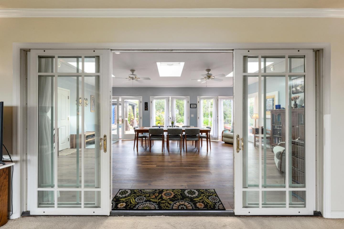 Detail Gallery Image 15 of 50 For 1976 Luzern St, Seaside,  CA 93955 - 3 Beds | 2 Baths