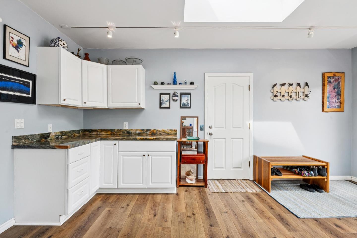 Detail Gallery Image 18 of 50 For 1976 Luzern St, Seaside,  CA 93955 - 3 Beds | 2 Baths