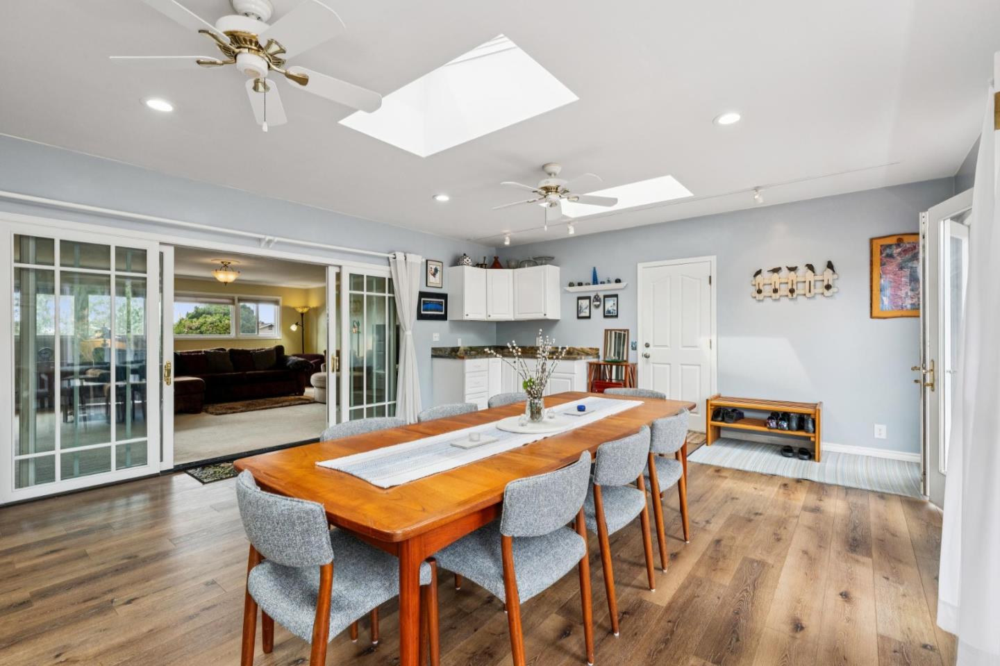 Detail Gallery Image 19 of 50 For 1976 Luzern St, Seaside,  CA 93955 - 3 Beds | 2 Baths