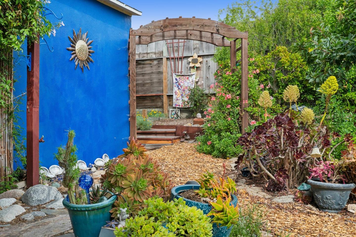 Detail Gallery Image 35 of 50 For 1976 Luzern St, Seaside,  CA 93955 - 3 Beds | 2 Baths