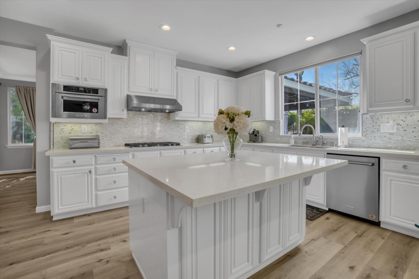 Detail Gallery Image 10 of 39 For 1684 Edera Pl, Brentwood,  CA 94513 - 5 Beds | 3/1 Baths